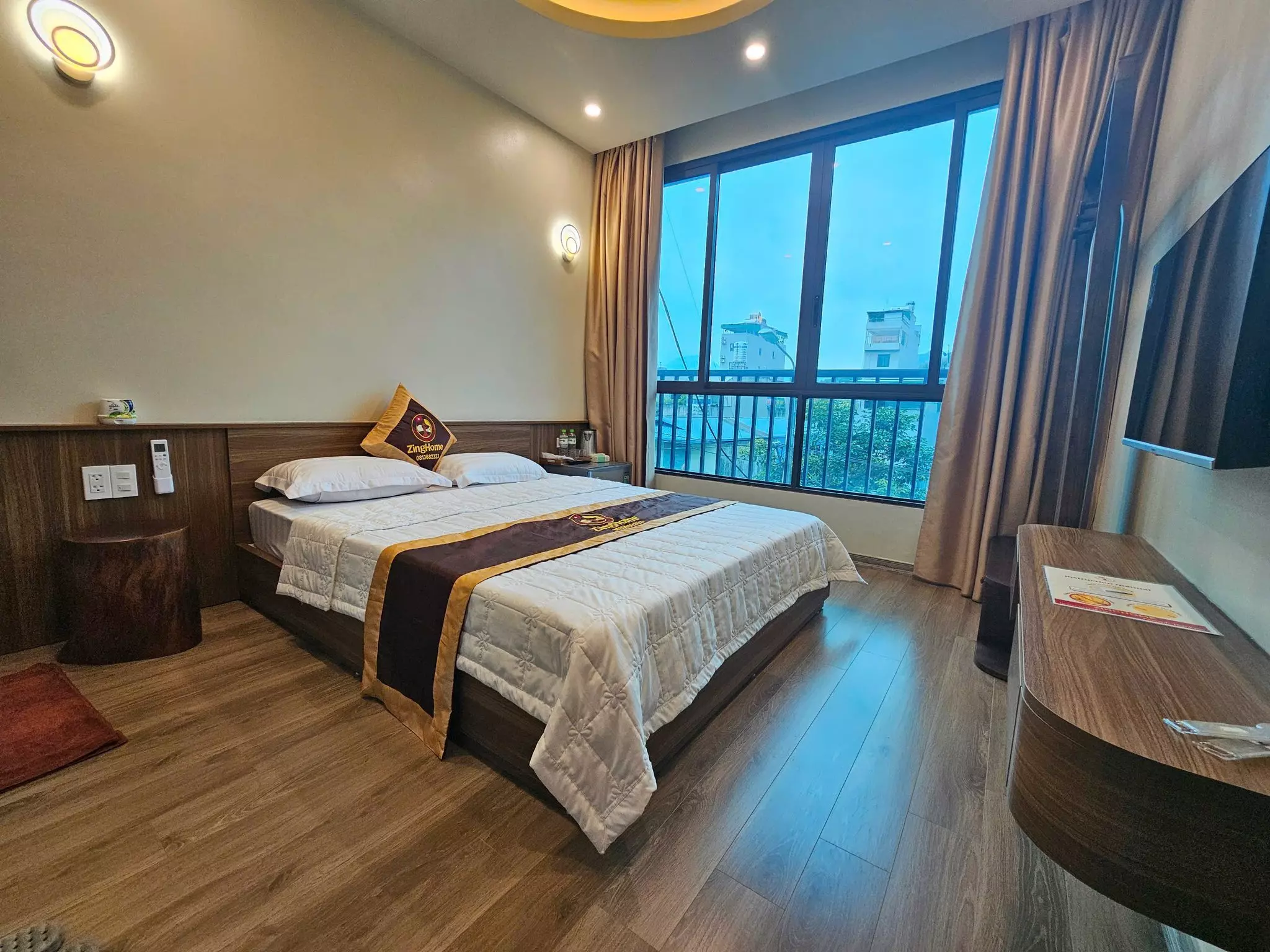 ZingHome Homestay – Single Room with Mountain View